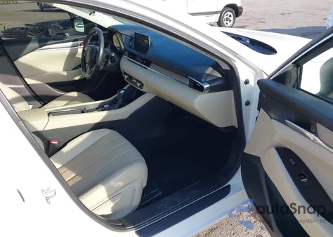 2021 Mazda Mazda6 Touring z USA, uszkodzony, nr VIN JM1GL1VM5M1614436